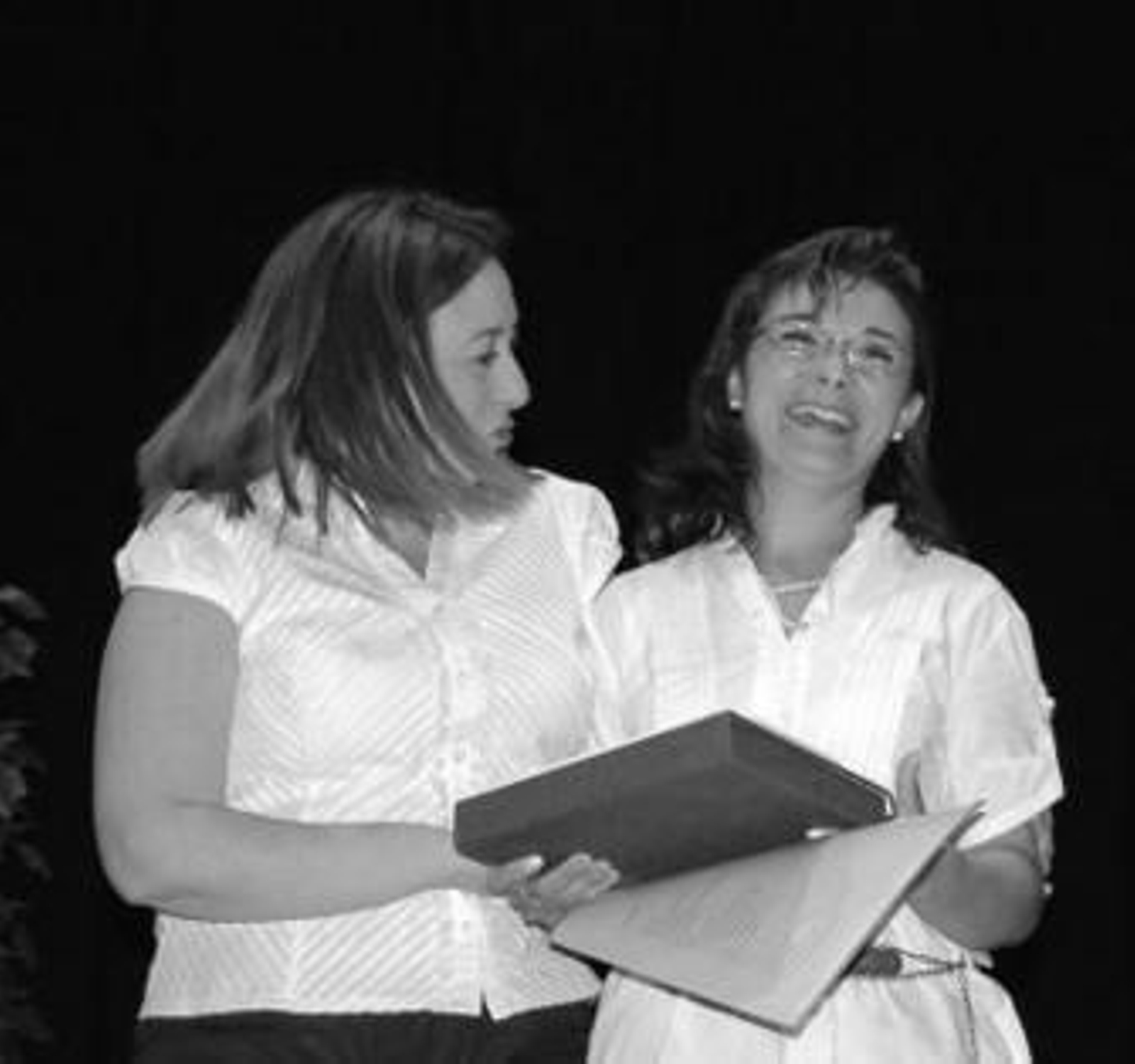 La directora del Instituto Andaluz de la Mujer entregó un premio.