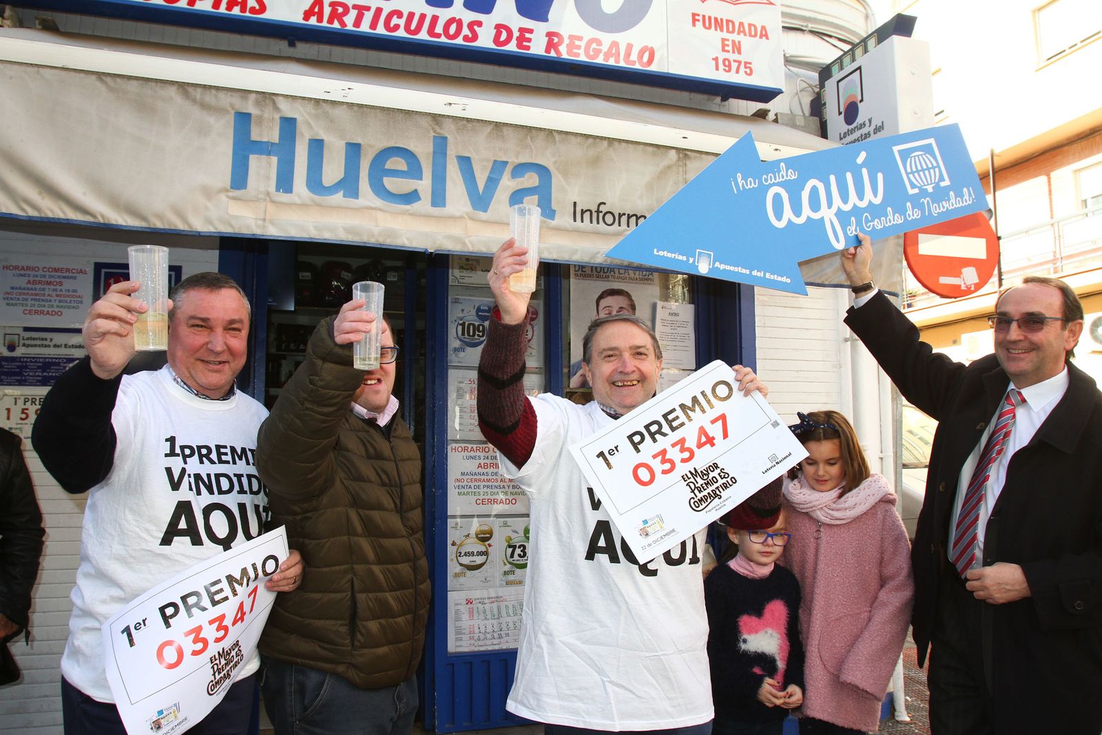 Alegría en Huelva tras tocar por primera vez el gordo en la capital.