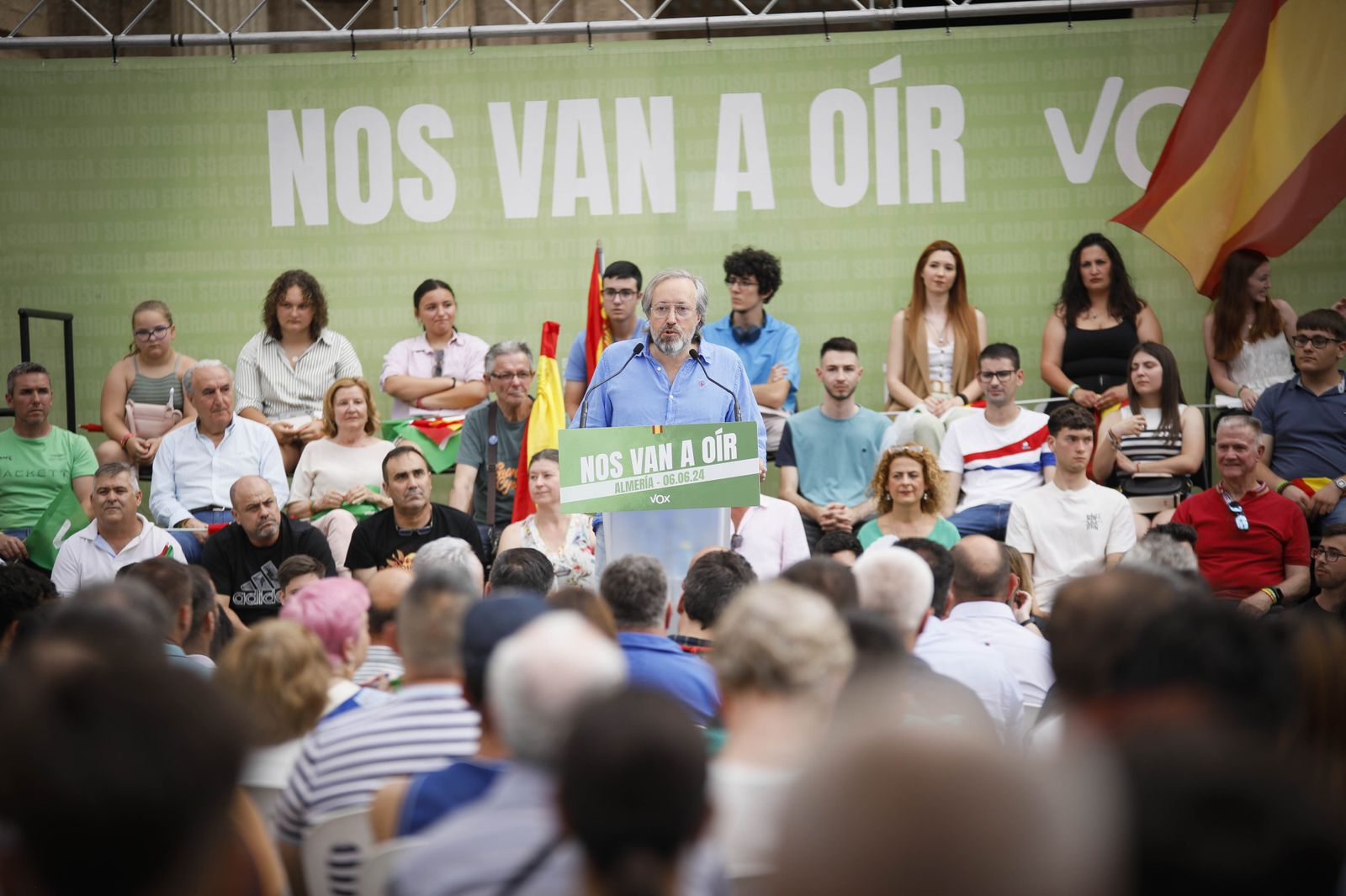 Imágenes de campaña para las elecciones europeas de VOX