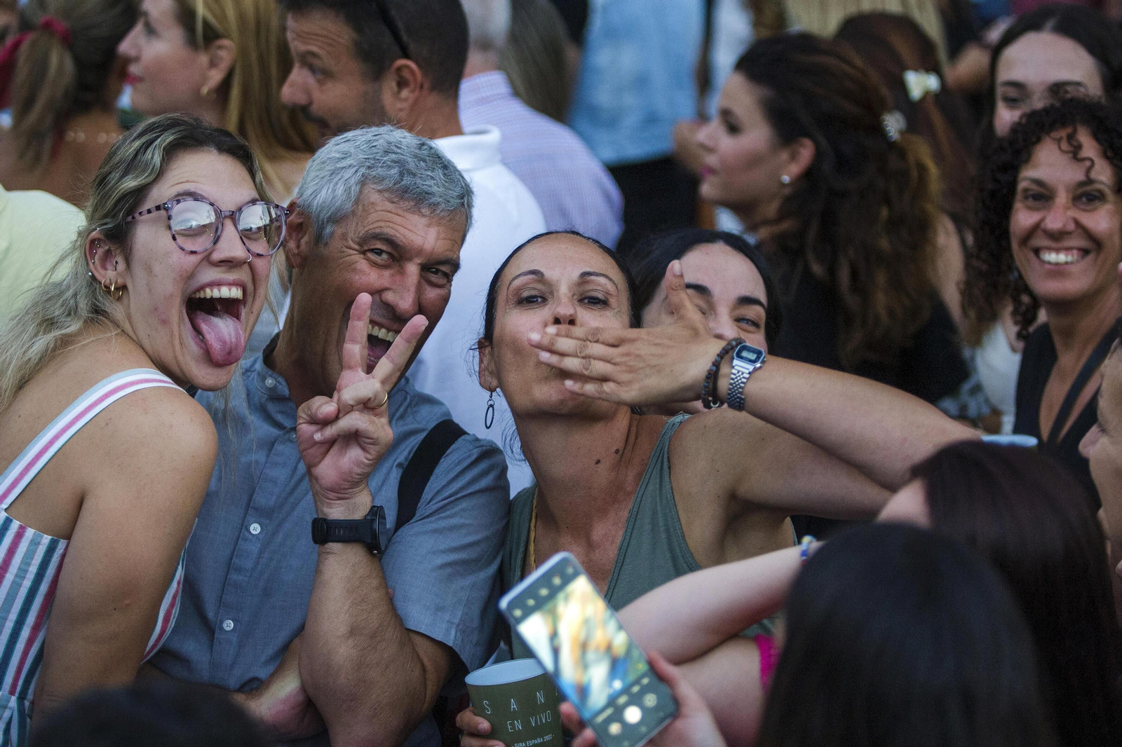 Búscate entre nuestras imágenes del concierto de Alejandro Sanz en Cádiz
