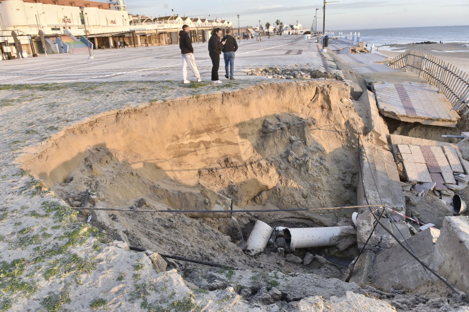 Comienza las obras de regeneración de arena en Matalascañas