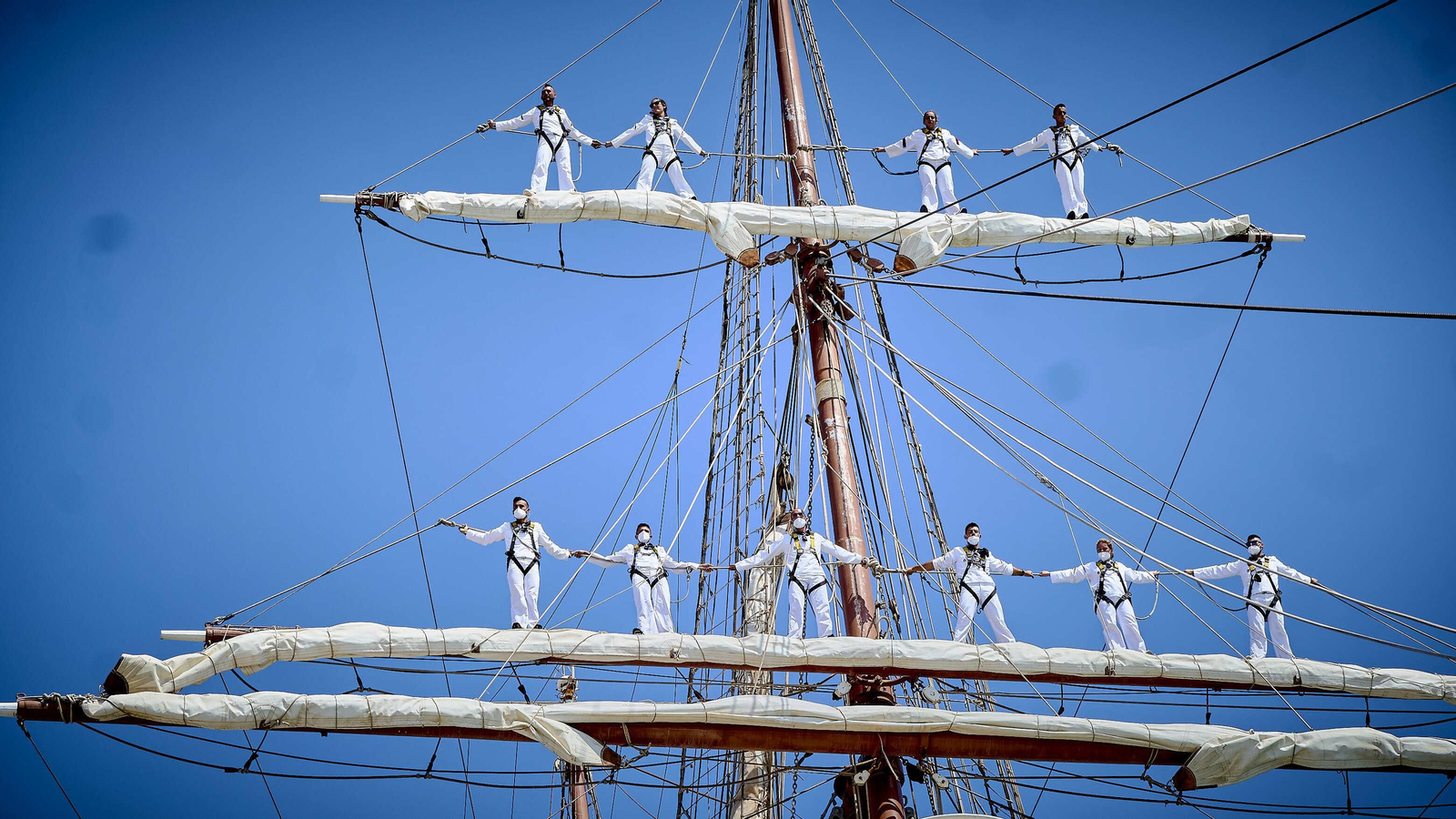 Recibimiento al buque escuela de la Armada española 'Juan Sebastián de Elcano'