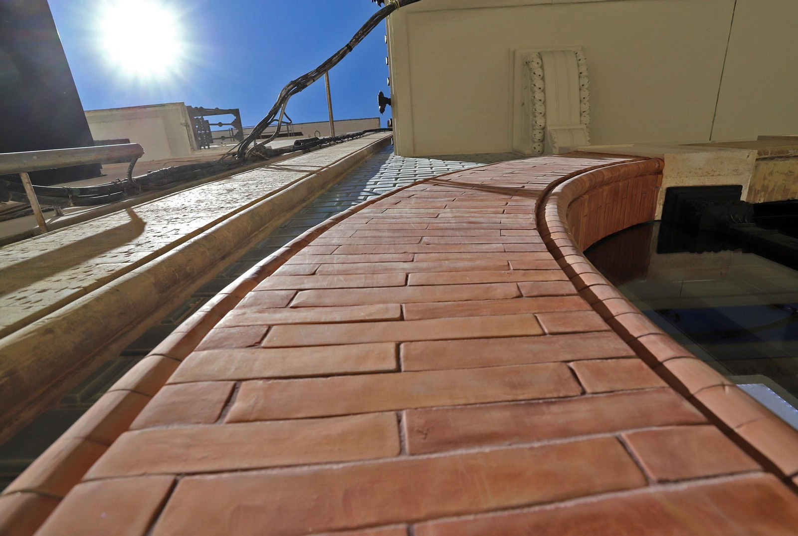 Imágenes de la restauración realizada en la antigua papelería inglesa