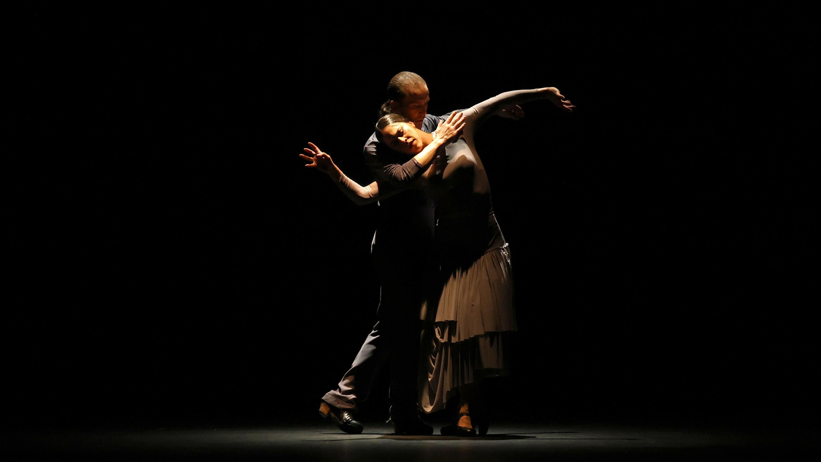 Alfonso Losa & Patricia Guerrero con 'Alter Ego' en el Teatro Villamarta para el Festival de Jerez