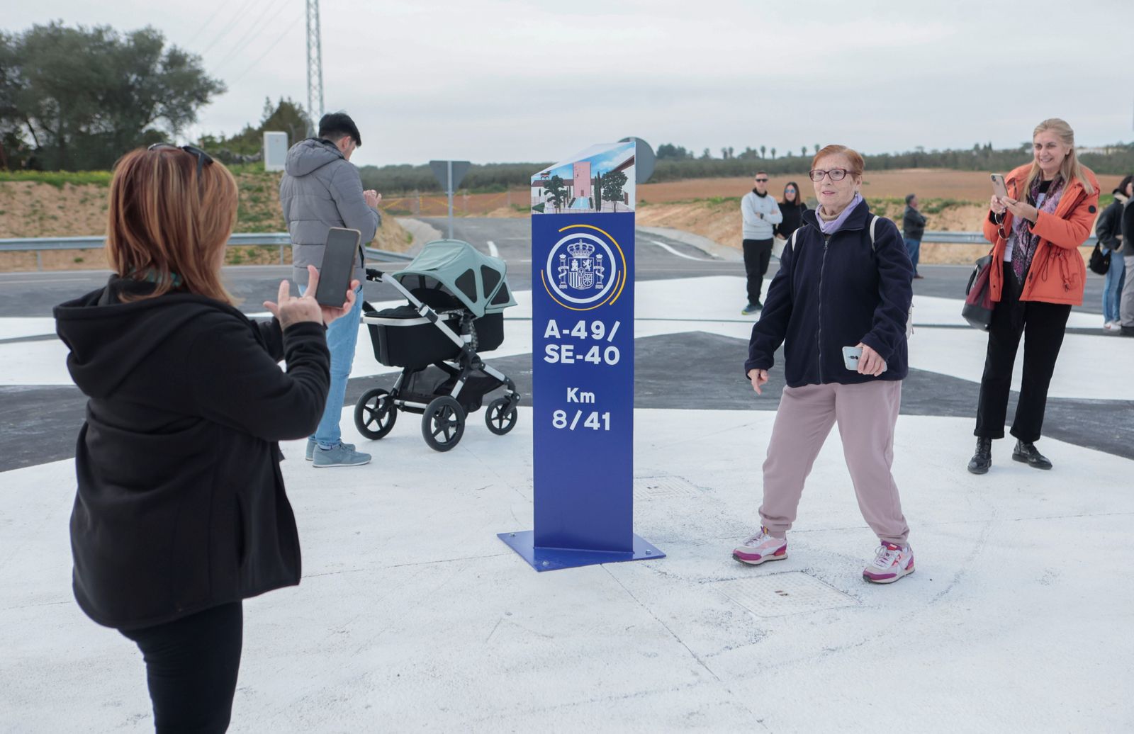 Inauguración de la histórica conexión de Espartinas con la A-49 y la SE-40