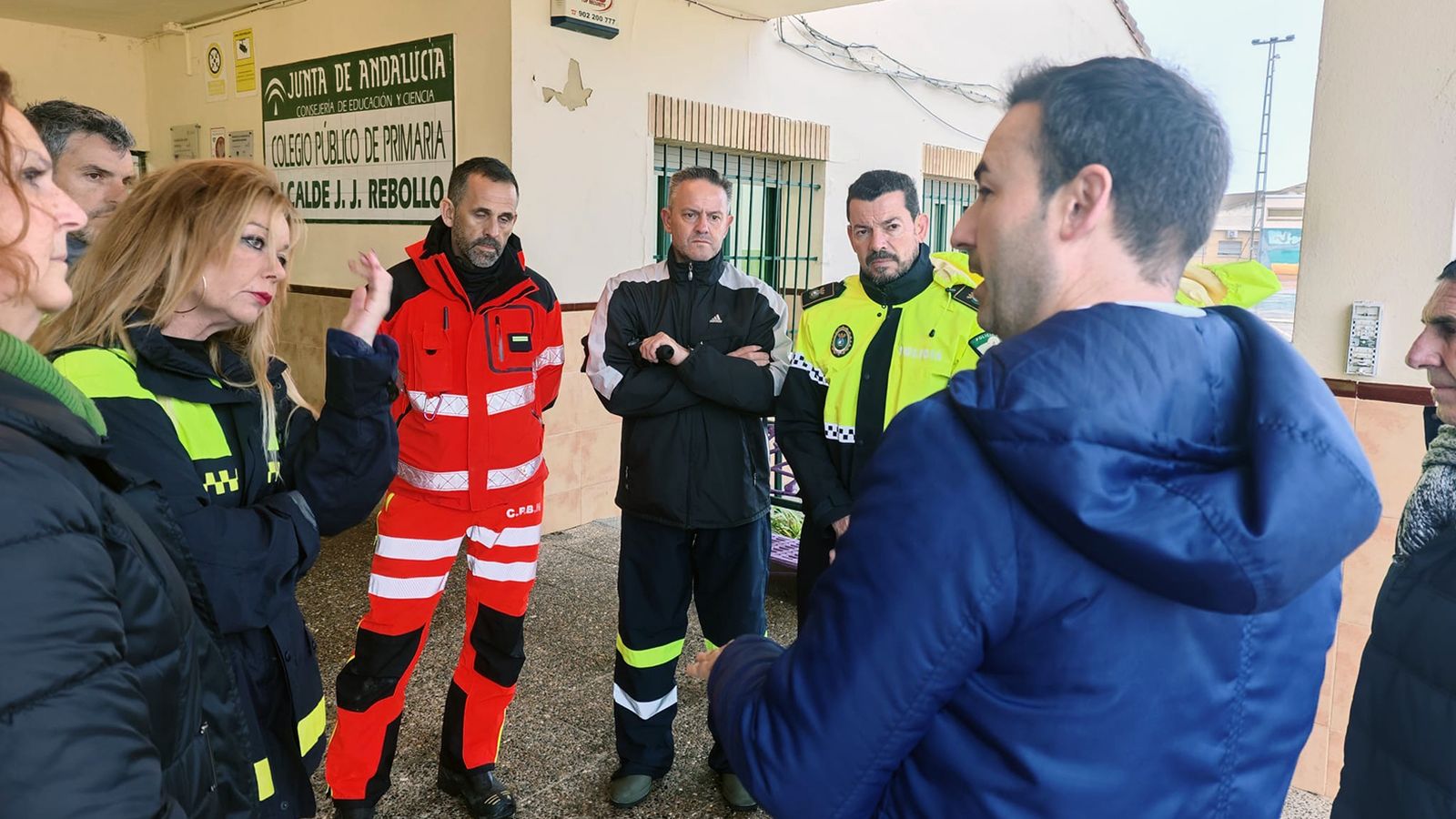 Coordinación de los equipos por la actuación en San Juan del Puerto.
