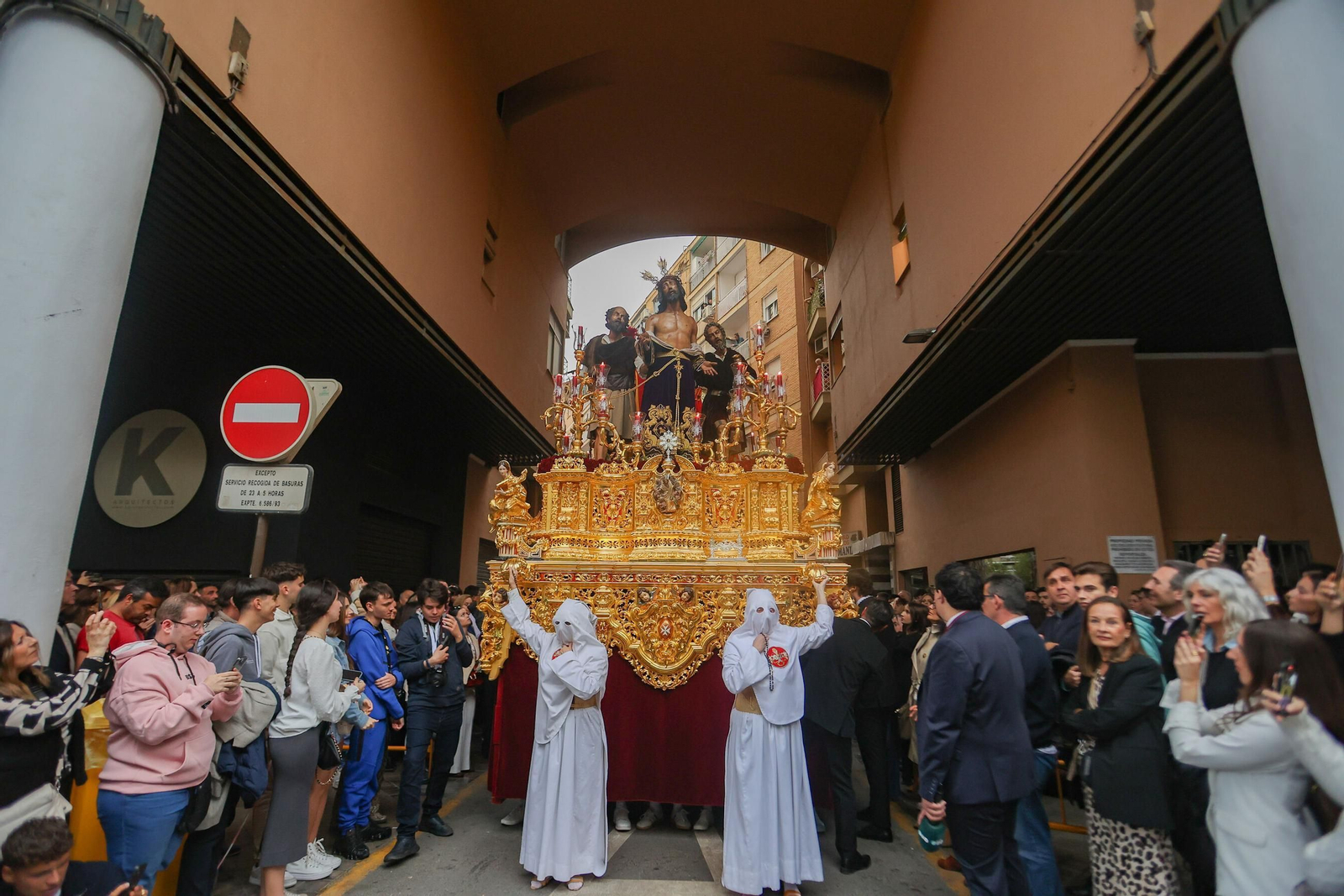 Así vivió Granada la suspensión de la Hermandad de Jesús Despojado 2025