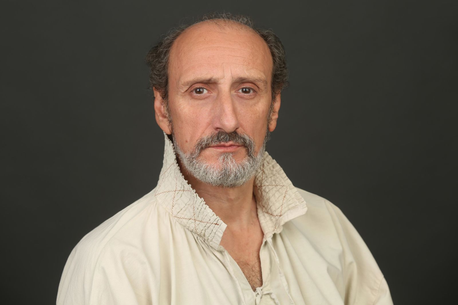 José Luis Gil interpreta a Cyrano, obra que se estrena esta noche en el Auditorio Maestro Padilla.