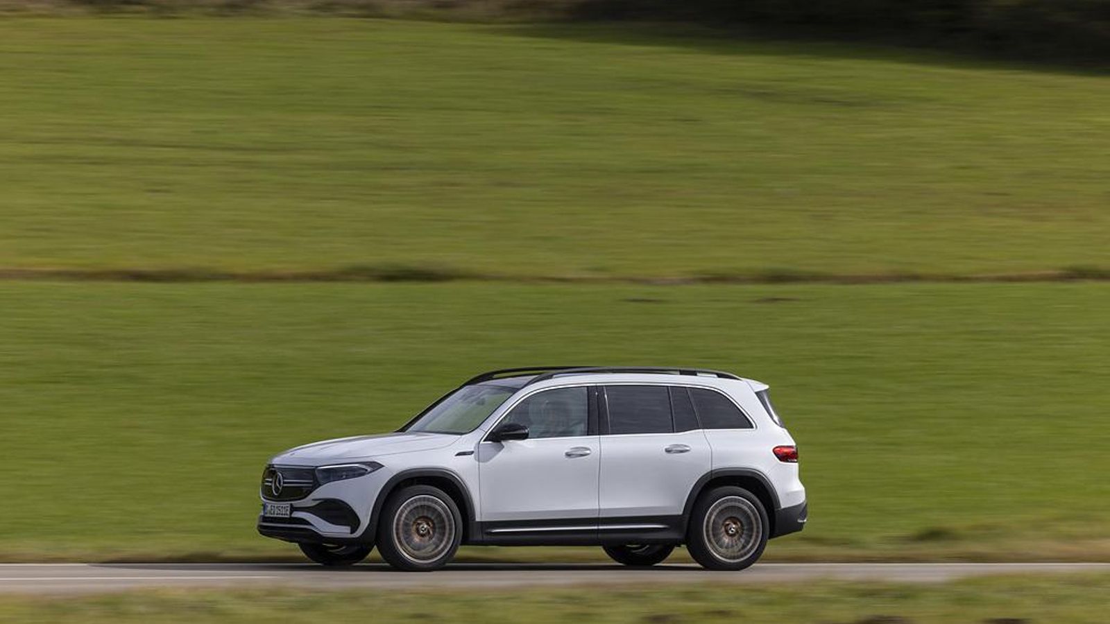 En la gama eléctrica de Mercedes también hay sitio para SUV de siete plazas como el EQB.