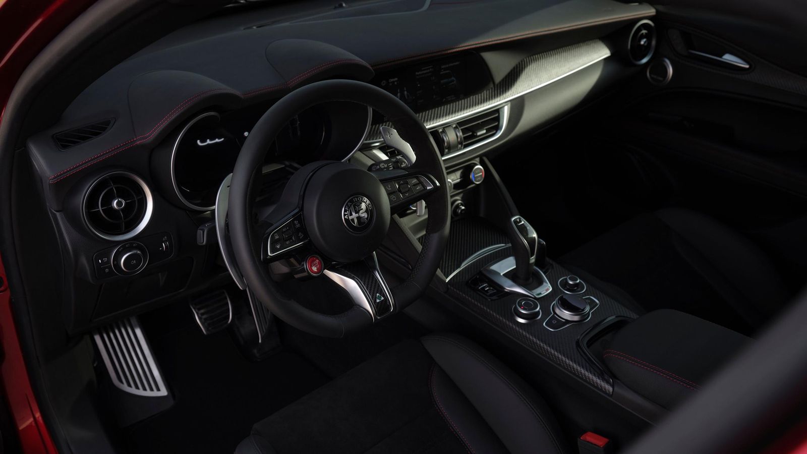 Para la ejecución de estos Giulia y Stelvio se emplean los materiales más exclusivos de los que hoy dispone Alfa.