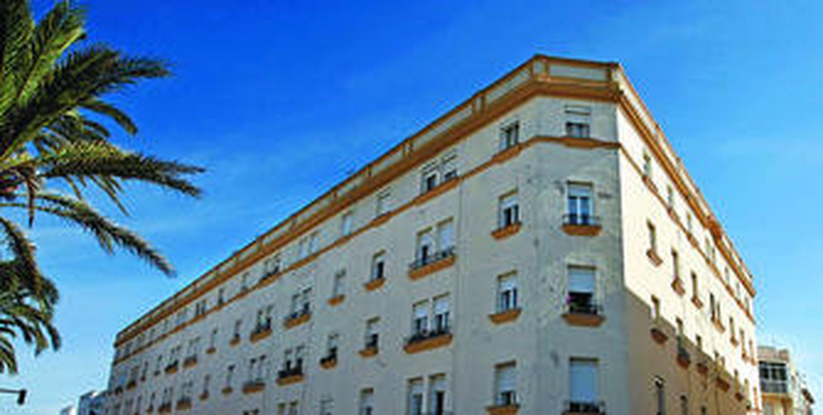 Las viviendas de Duque de Nájera que va a rehabilitar el Invifas, que ya ha adjudicado el proyecto de ejecución a un arquitecto madrileño.