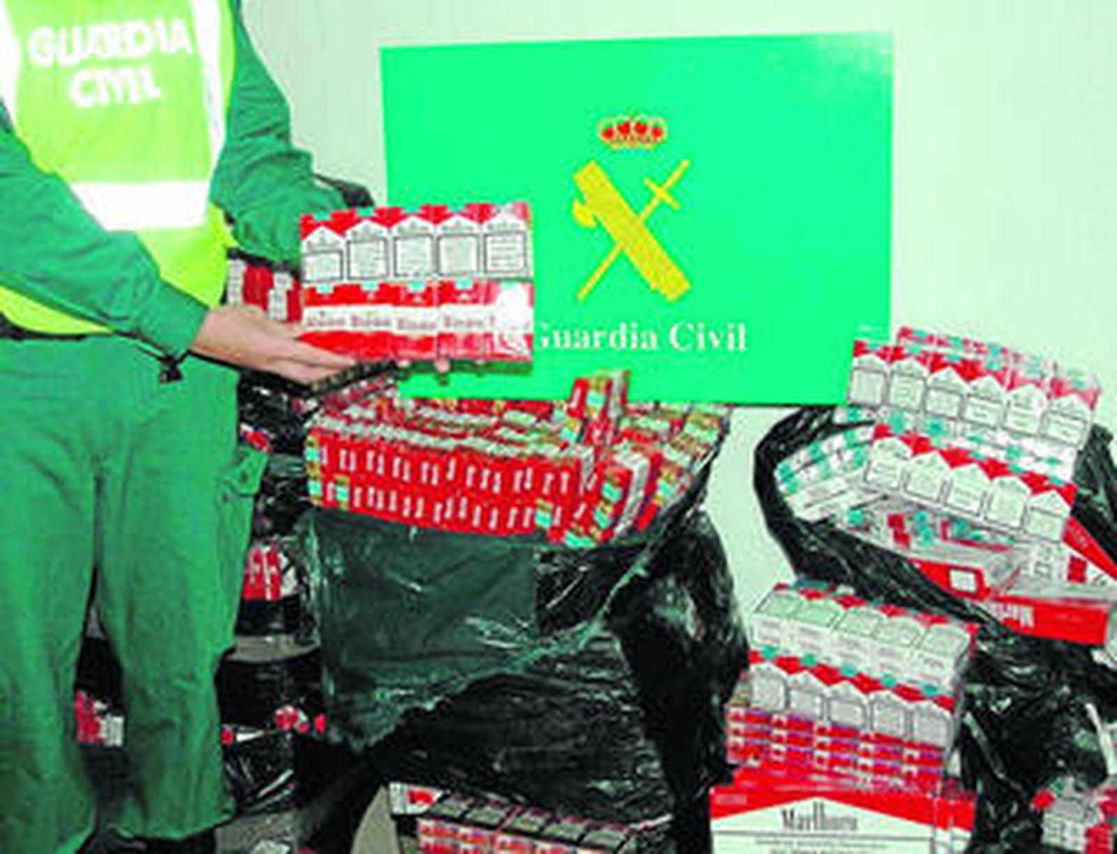 El cargamento de cajetillas que transportaba en su automóvil la joven detenida en la A-390.