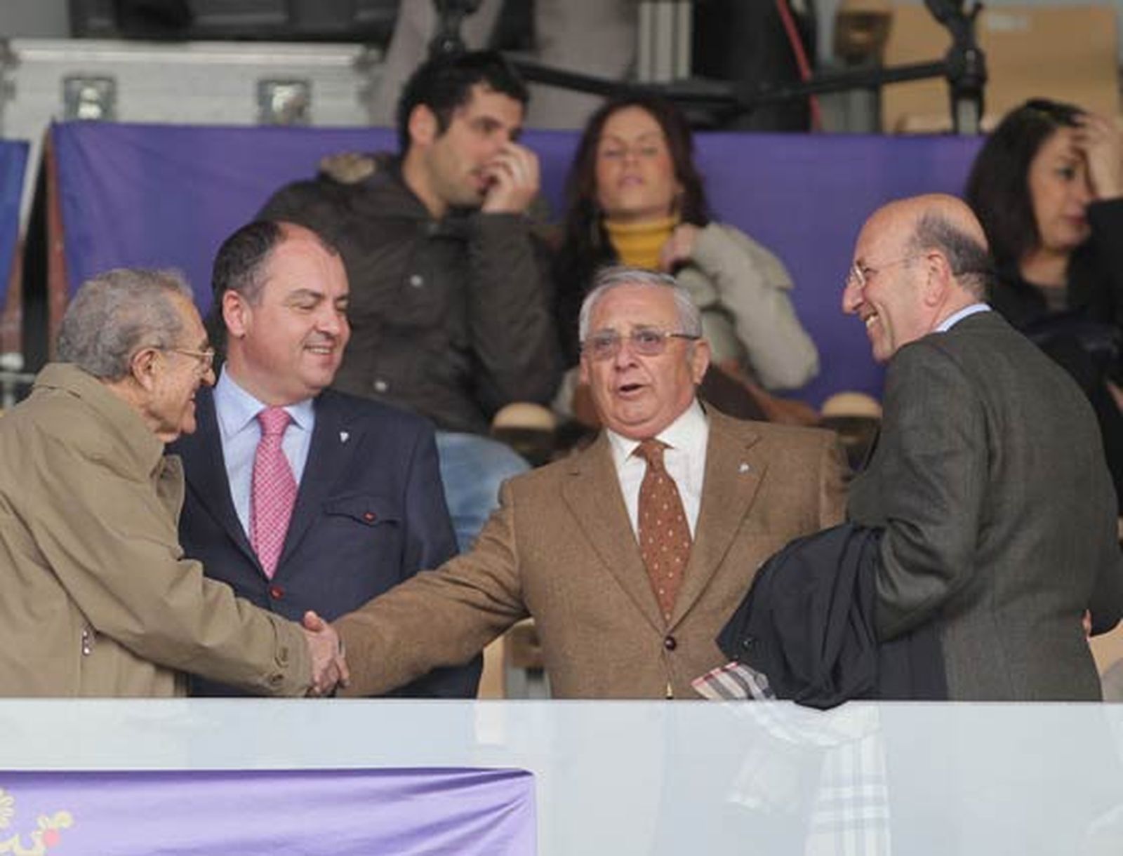 El Xerez se adelanta en el marcador pero la expulsión de Lombán abre el camino de la remontada del Córdoba que acaba ganando con facilidad 1 a 3

Foto: Miguel Angel Gonzalez