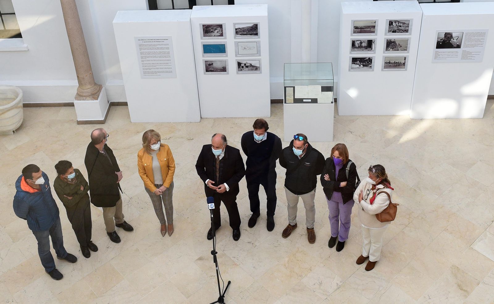 La inauguración de la exposición sobre la Ballenera.