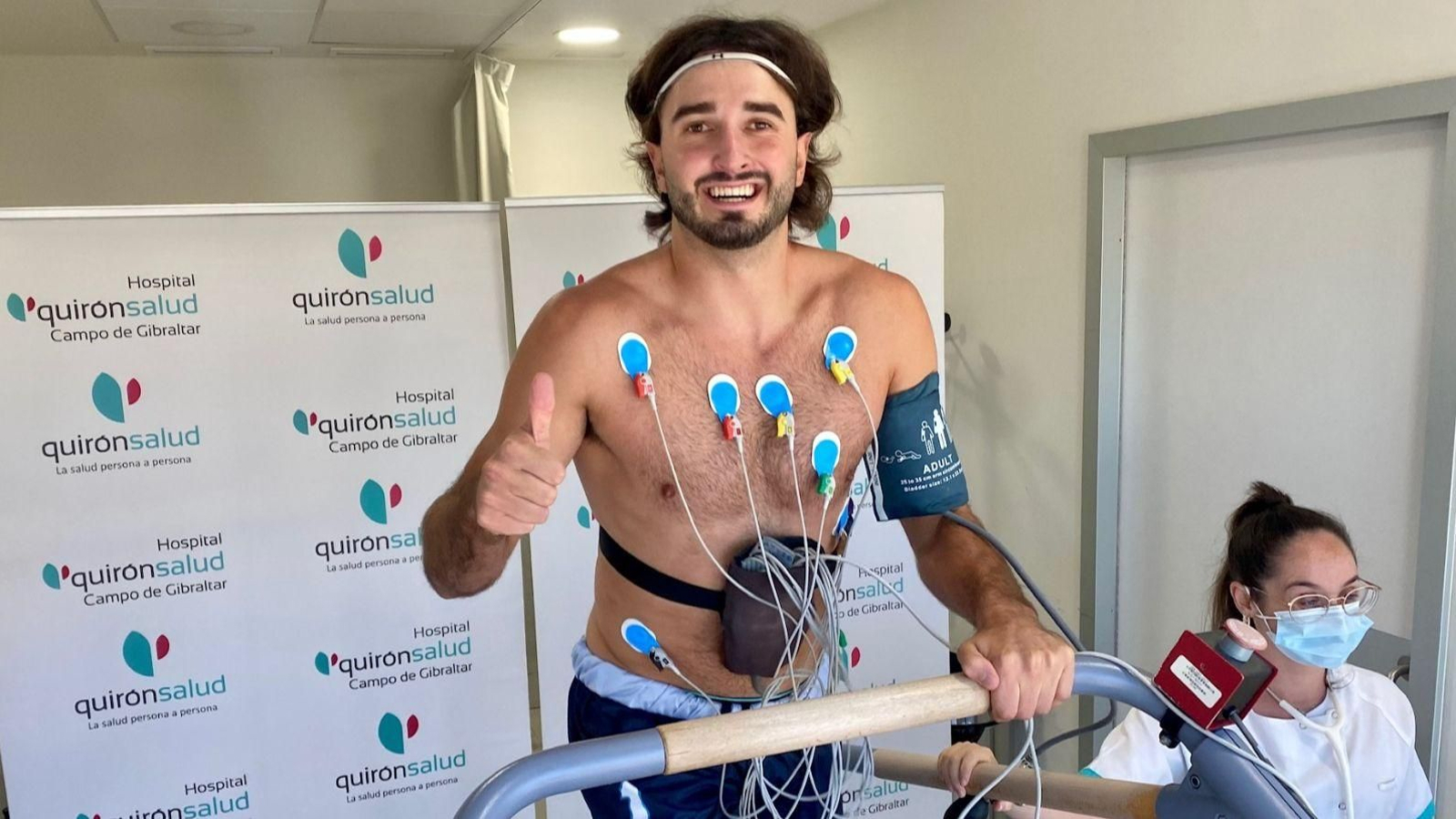 Uno de los jugadores de Udea lleva a cabo una prueba de control