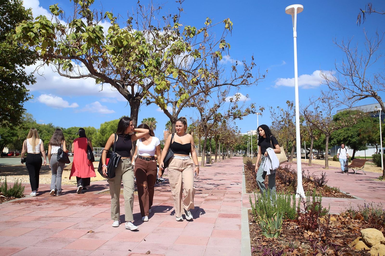 Imágenes de la bienvenida a los nuevos estudiantes de la Universidad de ...