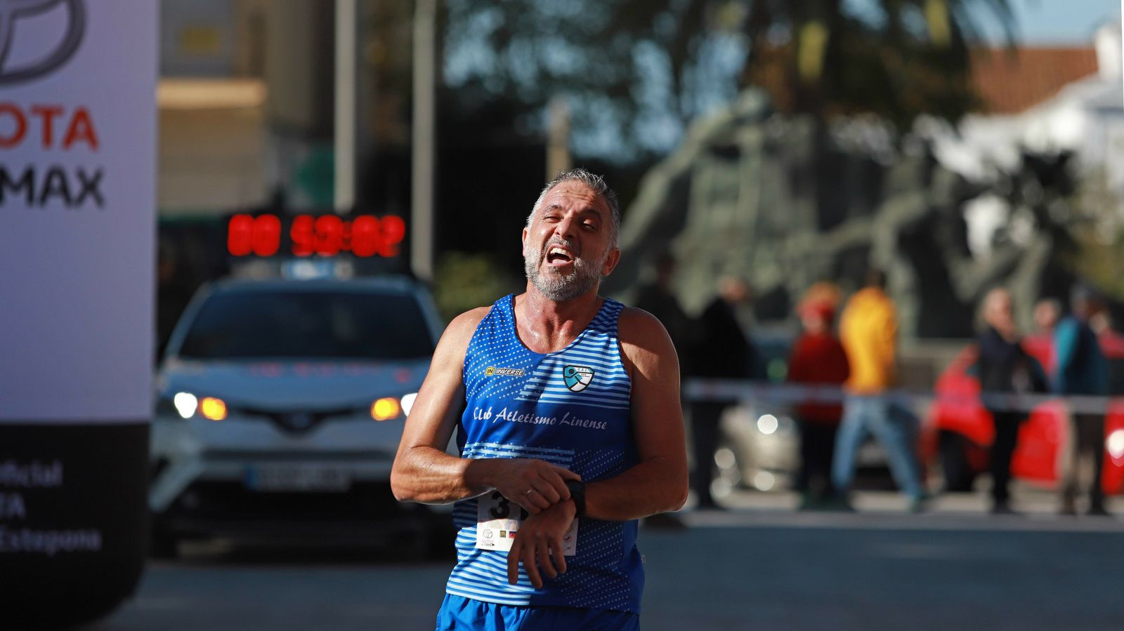 Las mejores fotos de la VIII Carrera Cívico Militar 'Entre dos ciudades'