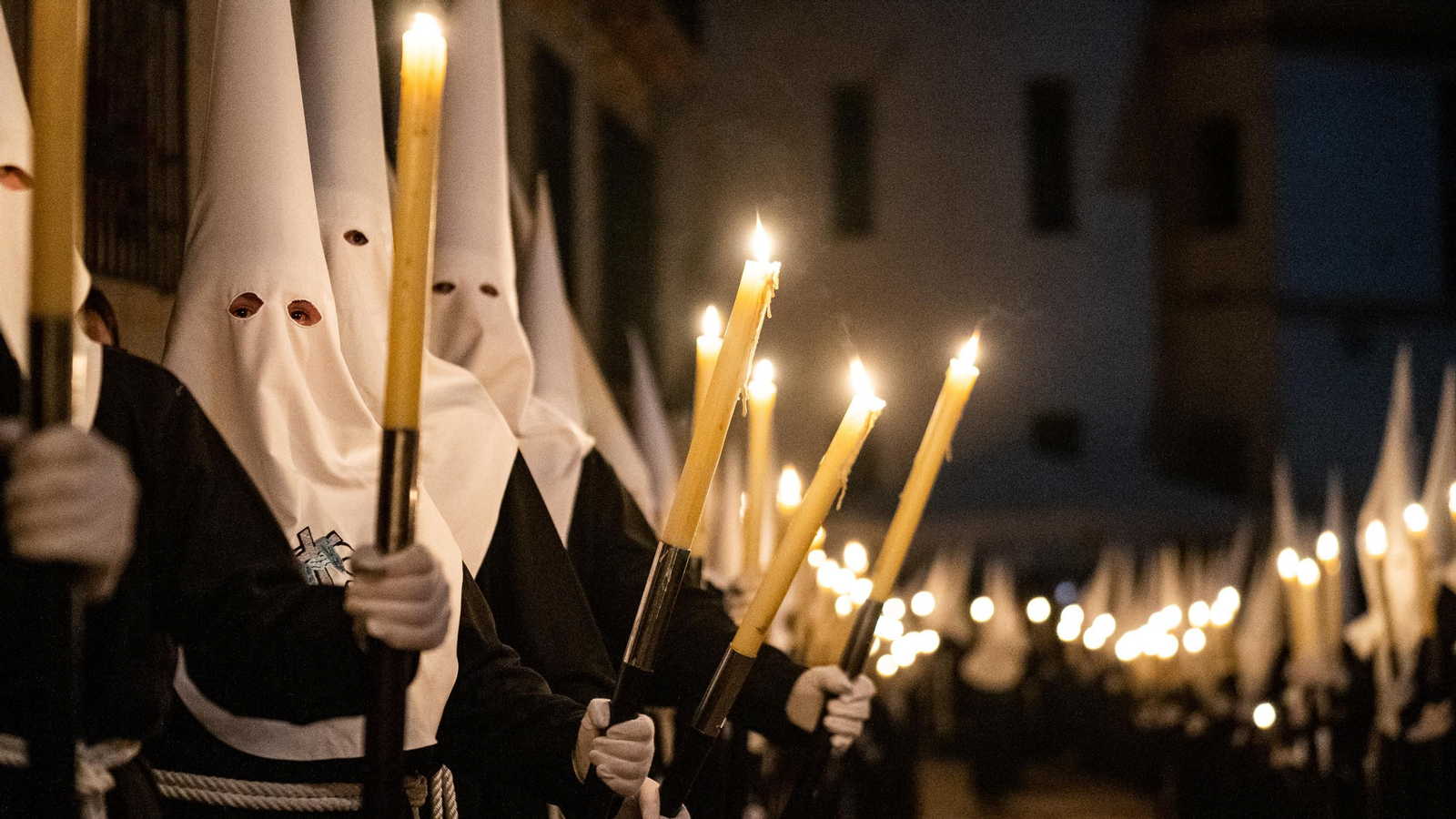 La procesión del Silencio en Lucena, en fotografías