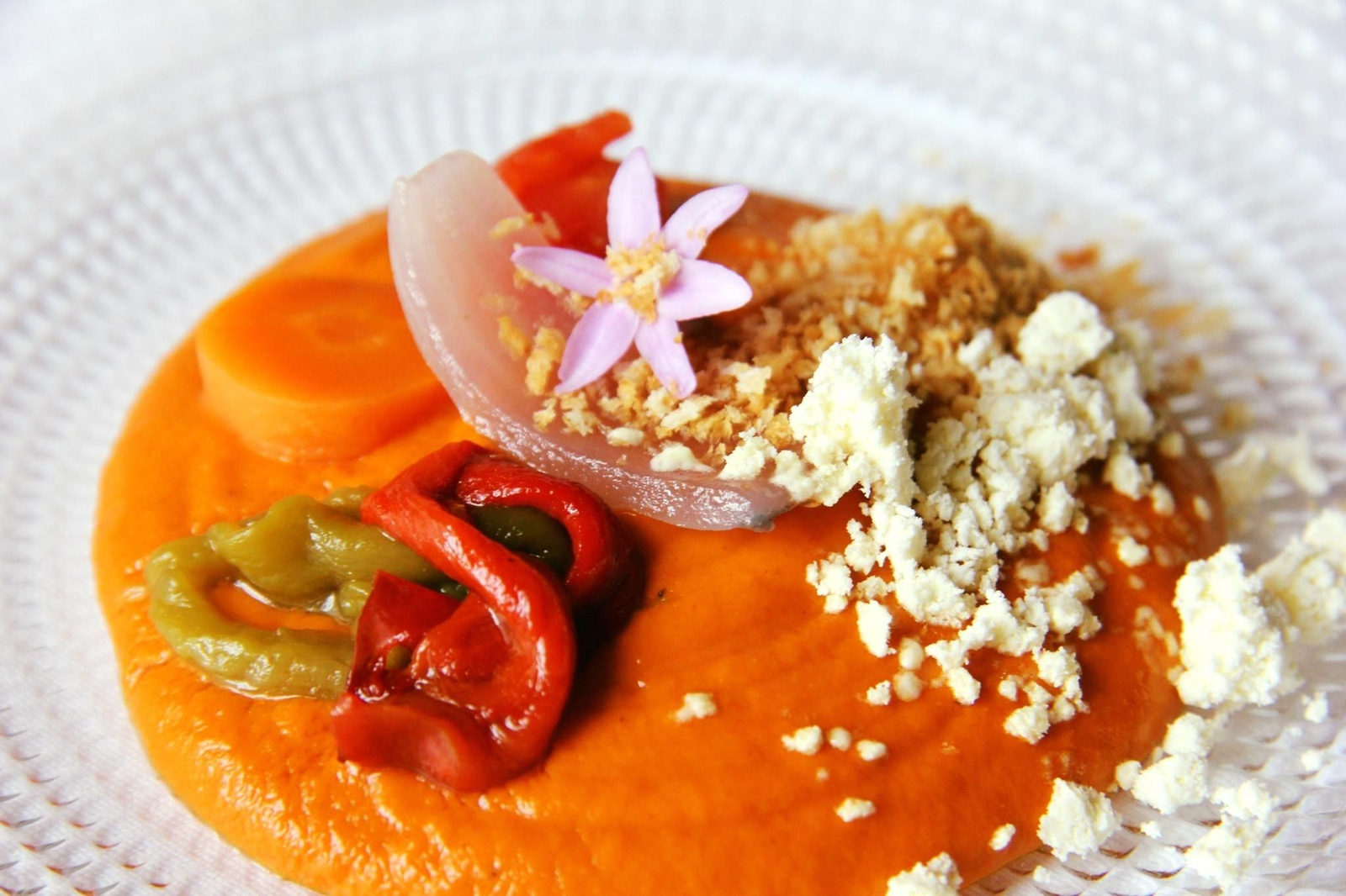 Verduras de verano asadas, pan y aove de Terra Olea