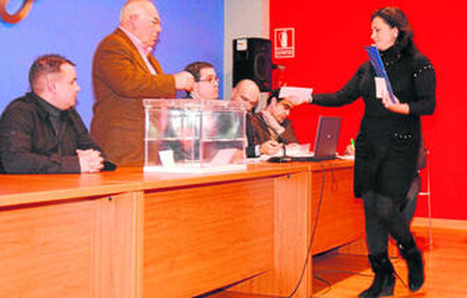 Asamblea de Ademo celebrada ayer en la sede de la patronal montillana, en Llanos de Jarata.