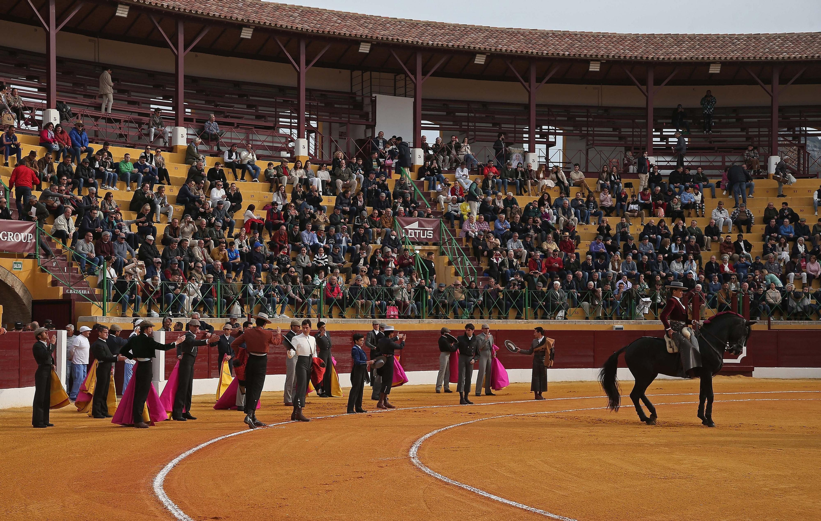 Fotos del festival taurino benéfico en La Línea