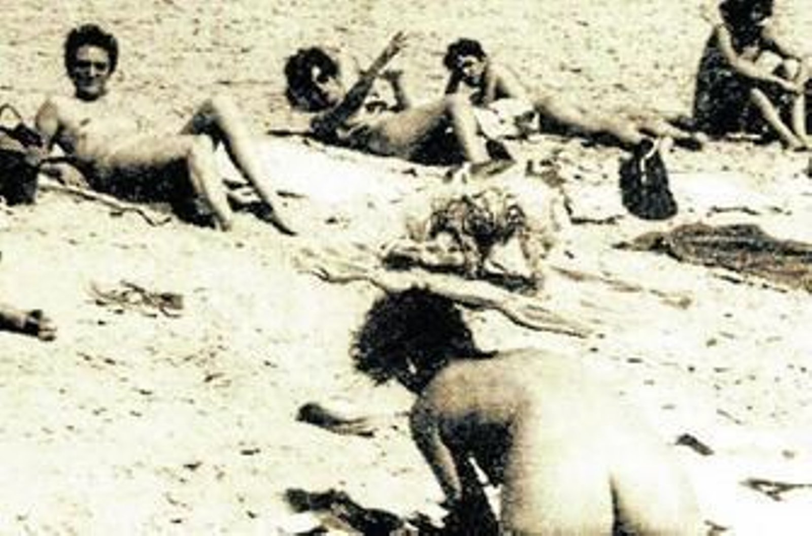 1987 Quince mujeres desnudas protestan en La Barrosa