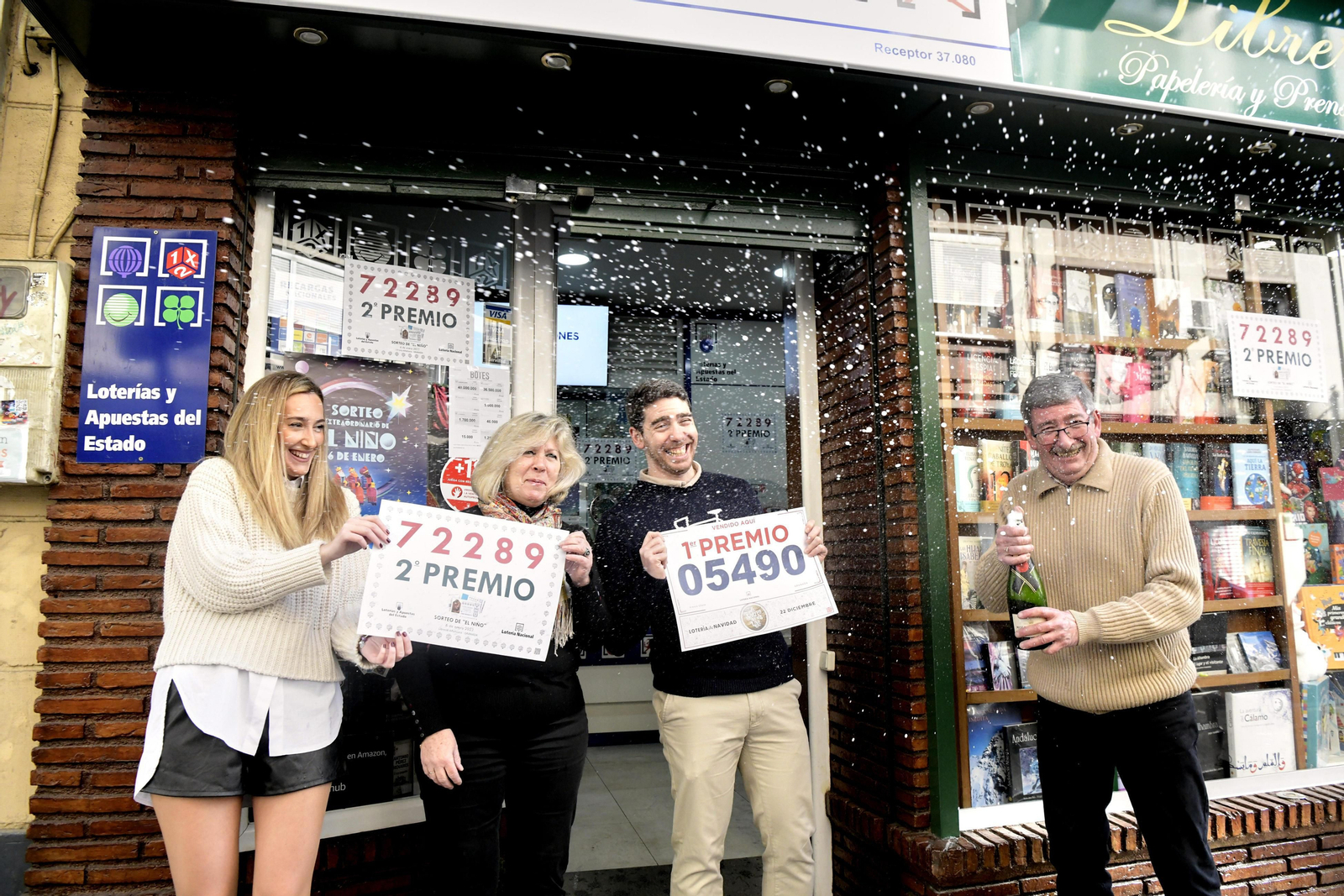 La celebración del Segundo Premio del Sorteo del NIño 2023 en Granada, en imágenes