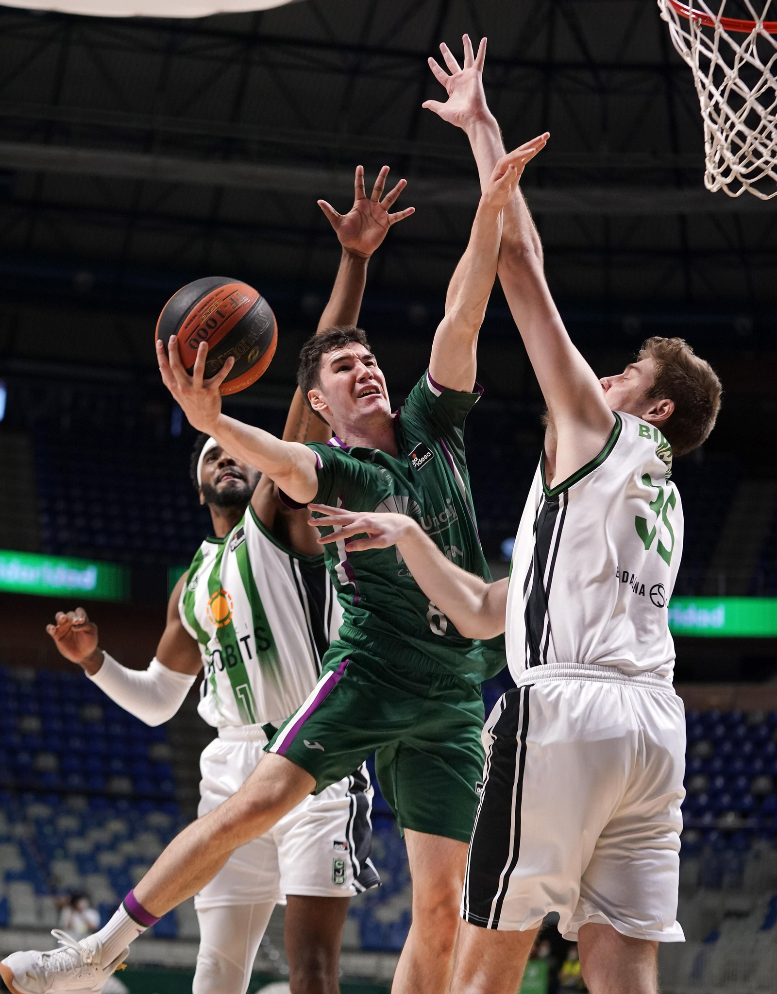 El Unicaja-Joventut, en fotos