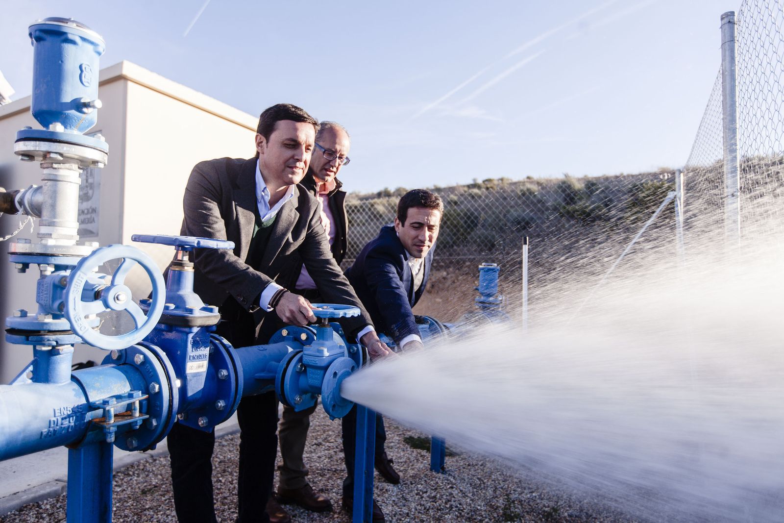 El vicepresidente de Diputación, el diputado de Fomento y el alcalde de Sorbas en el sondeo de La Mela.