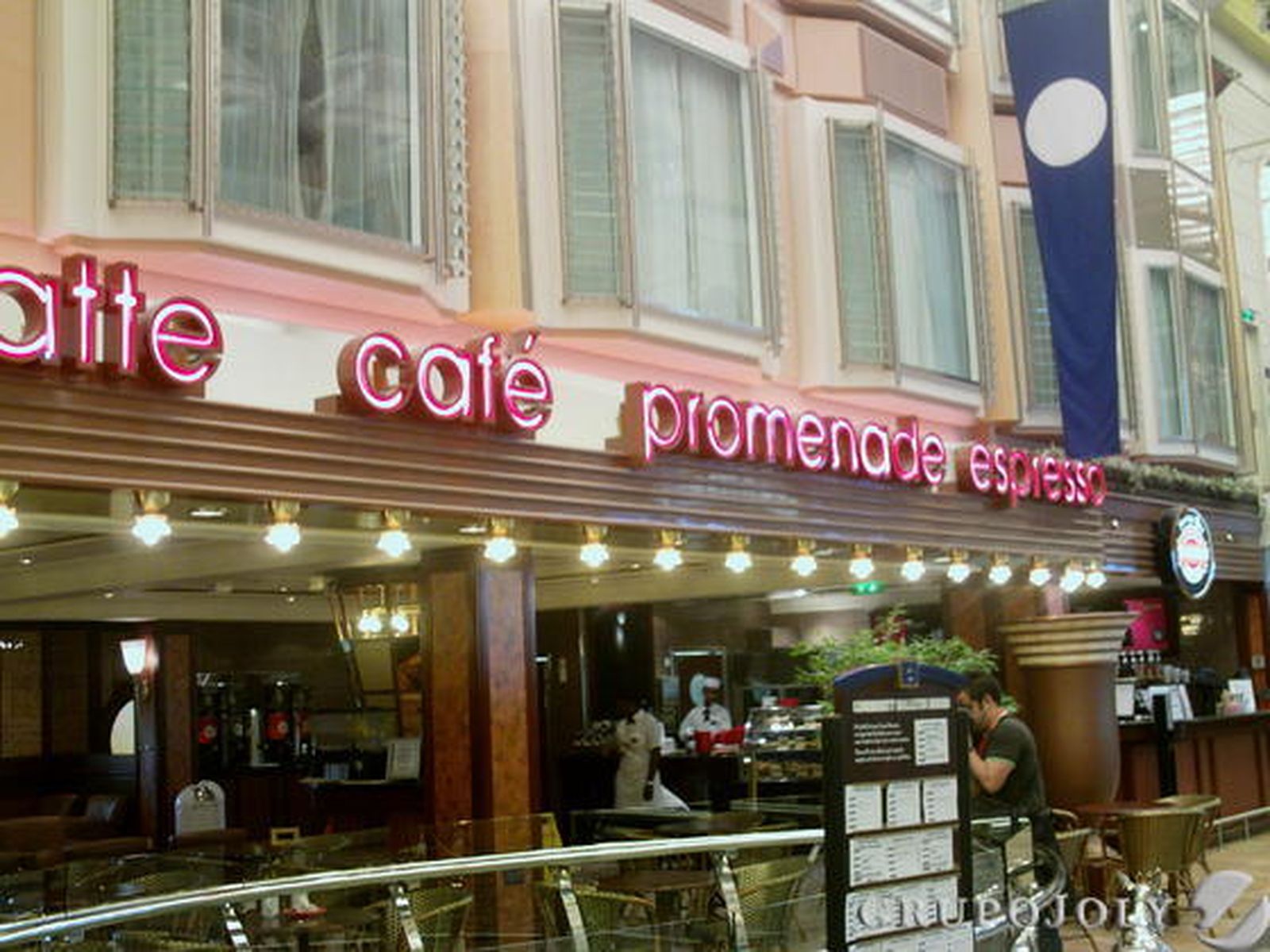 Imágenes del interior del crucero, una auténtica ciudad flotante

Foto: Rosa Gomez