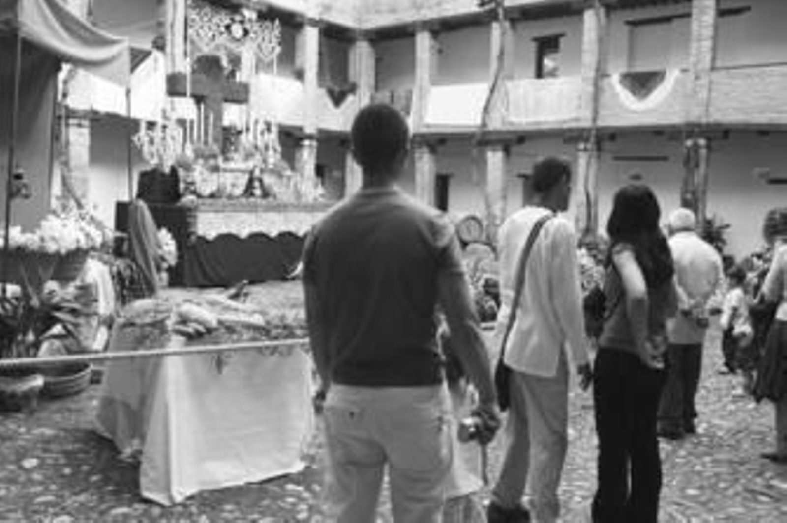 Visitantes en el Corral del Carbón.