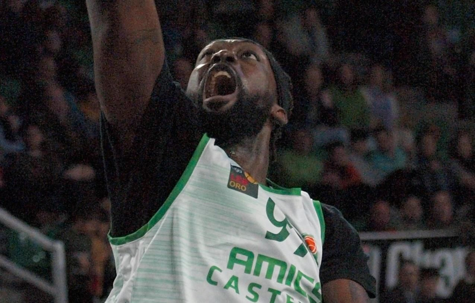 Viny Okuo, en acción.