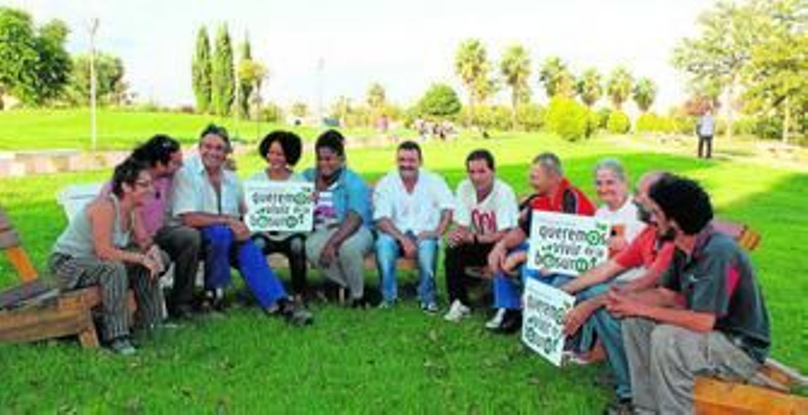 Miembros de la empresa cooperativa que se acaba de poner en marcha.