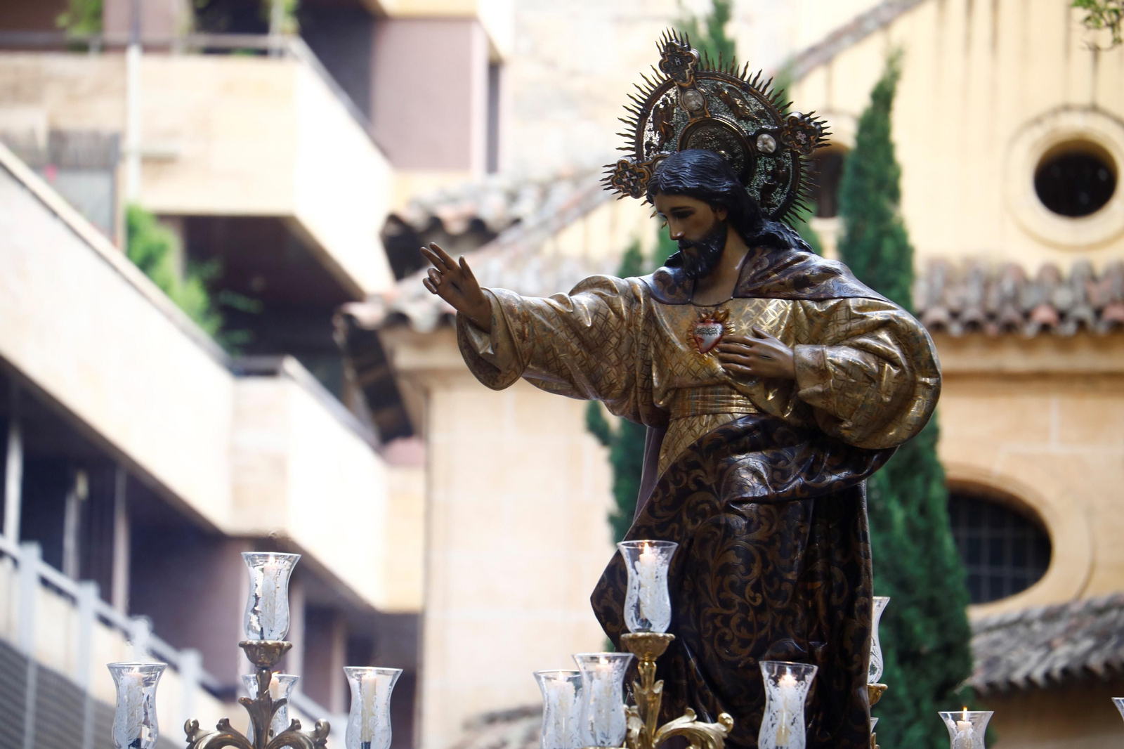 La procesión del Sagrado Corazón de Jesús en Córdoba, en imágenes