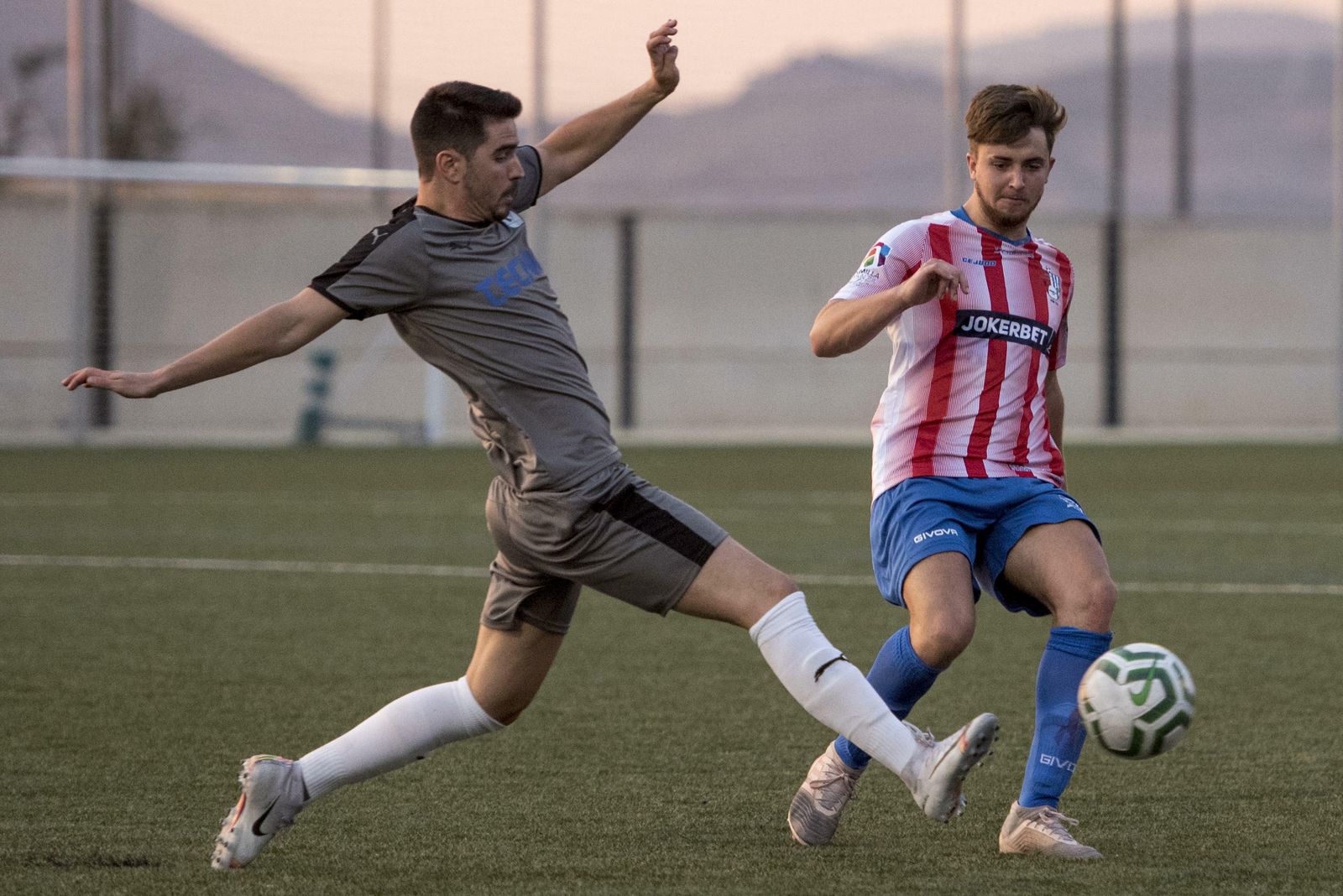 El Arenas busca su segunda victoria ante el Estepona