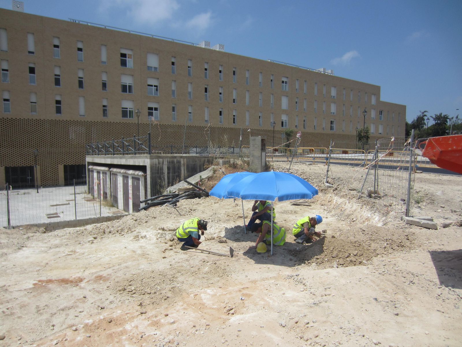 Una imagen de las excavaciones de urgencia realizadas durante la urbanización del entorno de los pisos de Santa Clara.