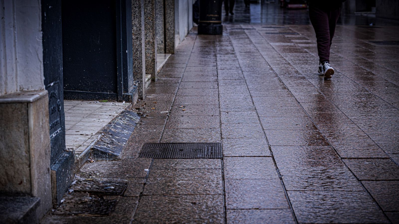 El deterioro de la plaza de la Iglesia en San Fernando, en imágenes