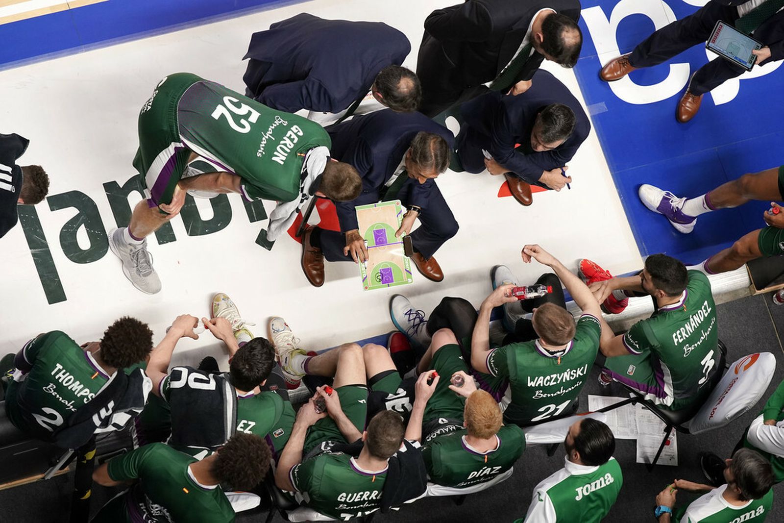 Tiempo muerto del Unicaja durante la Copa.