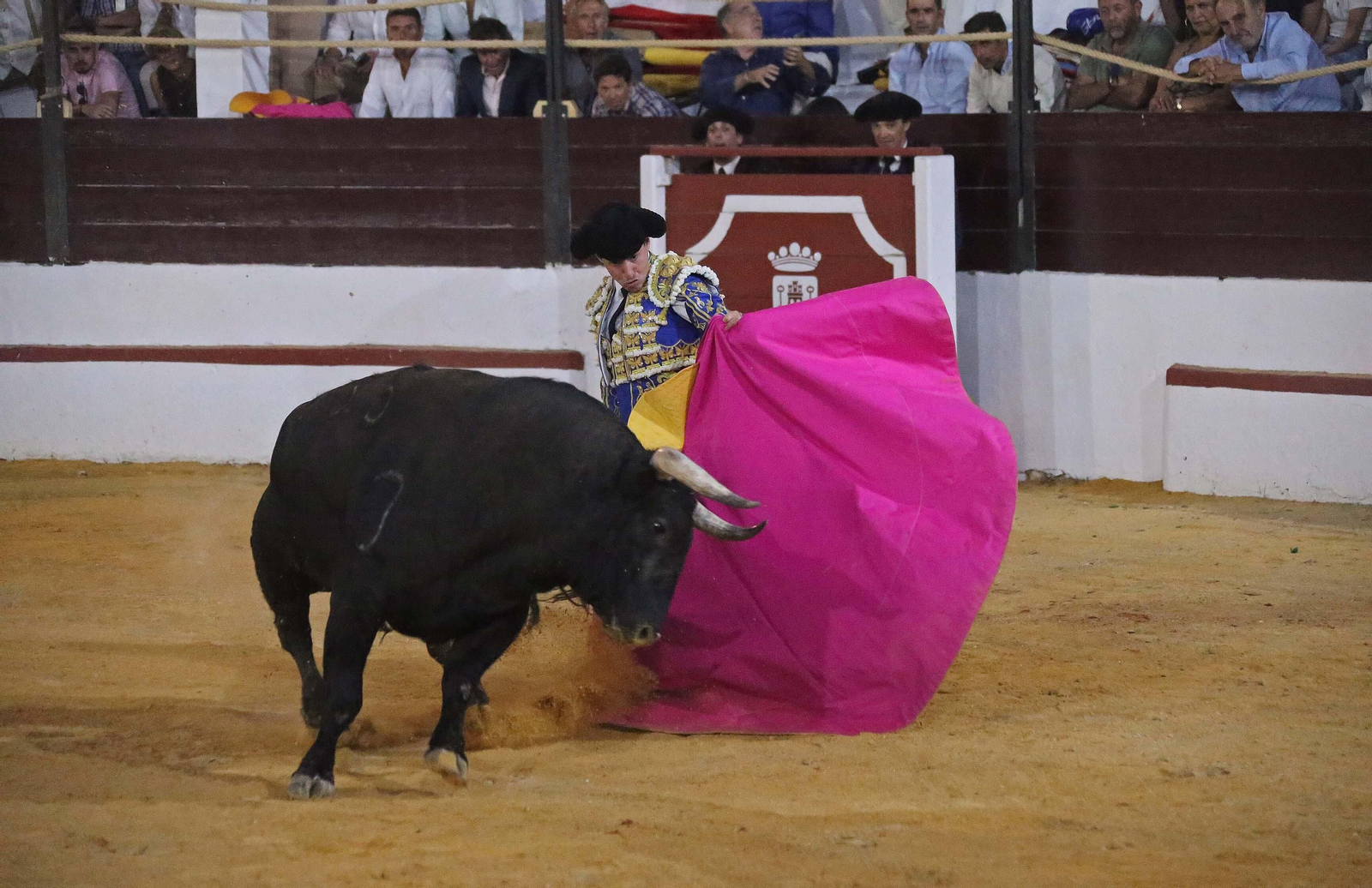 Fotos de la corrida de la reapertura de la plaza de toros de Tarifa: El Cid, Manuel Escribano y Manuel Ponce