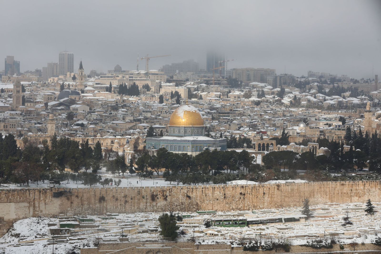 Jerusalén, cubierta de nieve tras el paso del temporal 'Elpida'