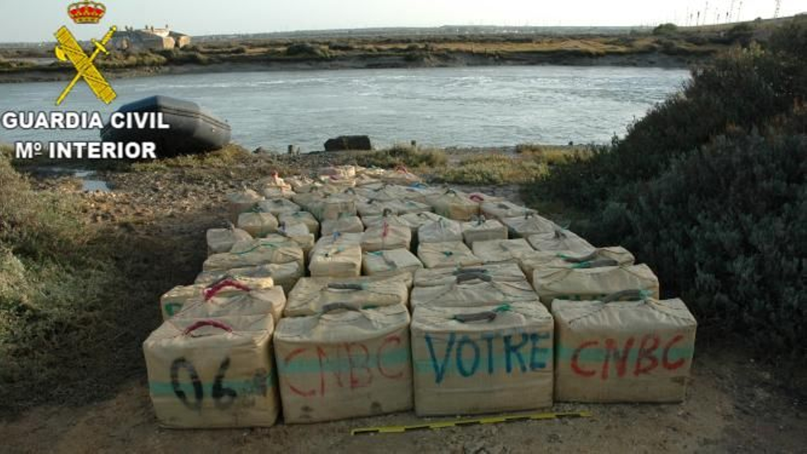 Los sacos de arpillera que contenían la droga.