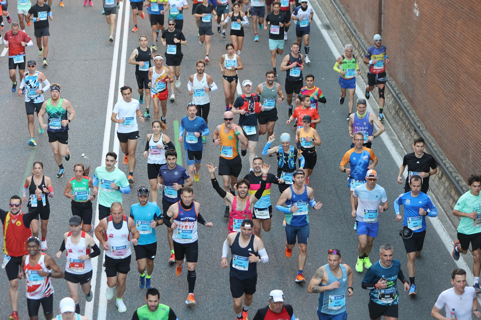 Búscate en la Zurich maratón de Sevilla