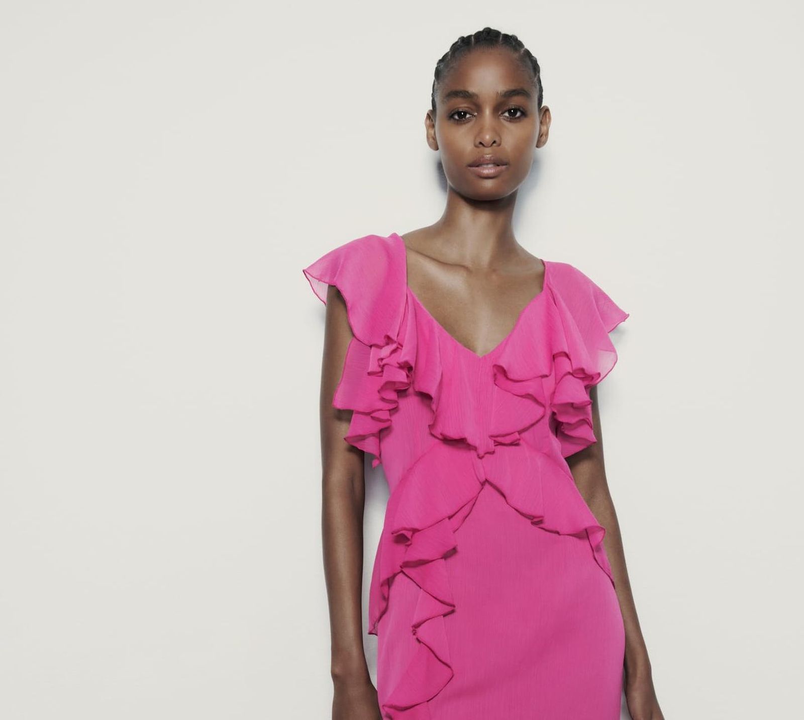 Los vestidos de invitada más bonitos y elegantes están en Zara y son el mejor fichaje para las bodas de verano.