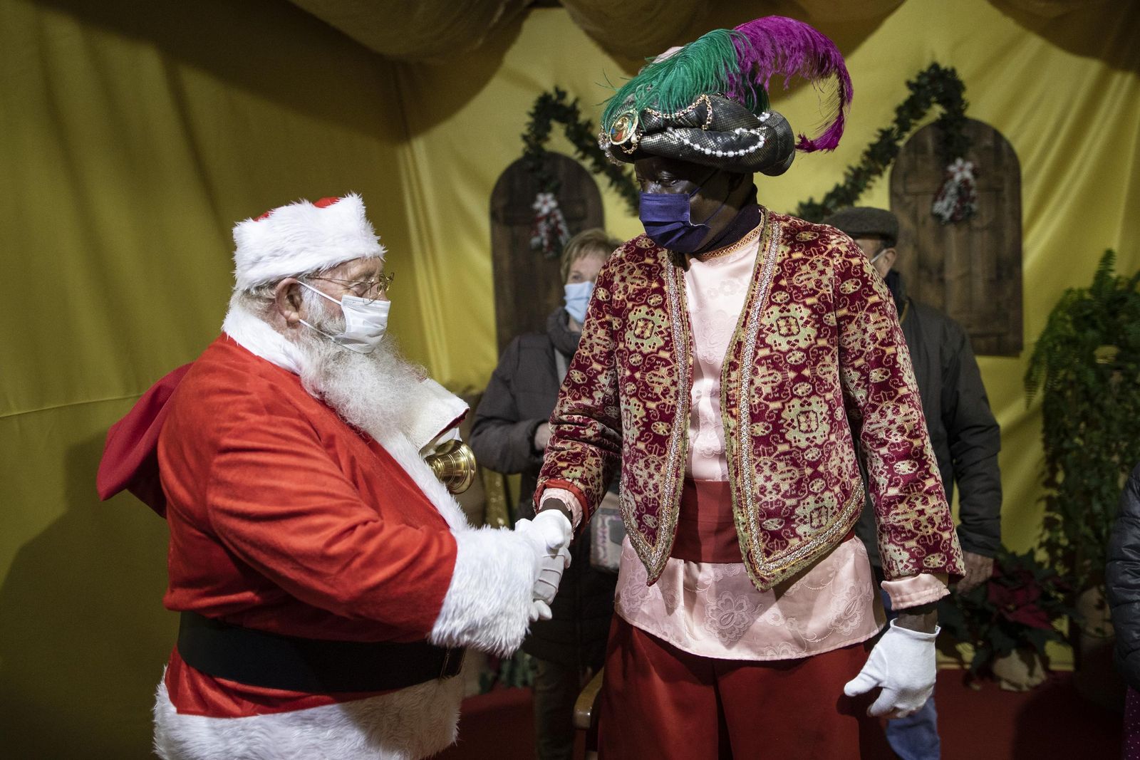 Fotos de las cabalgatas de Papá Noel en Granada
