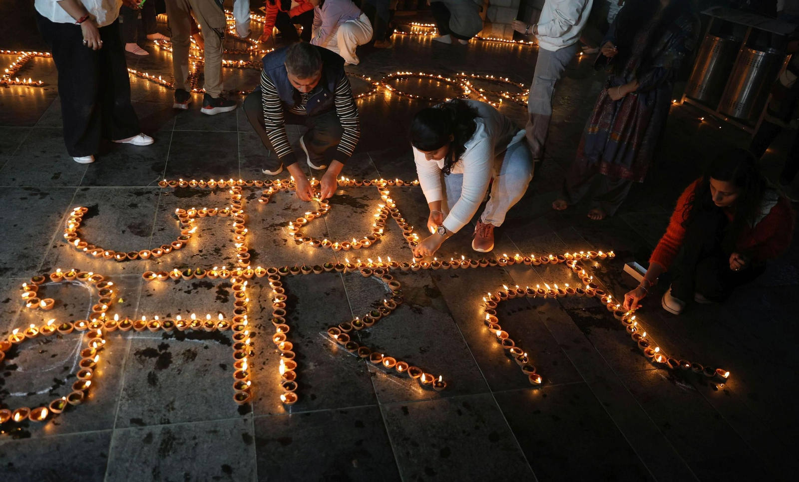 Las preciosas imágenes de la celebración del Diwali en India: un festival de luz y color