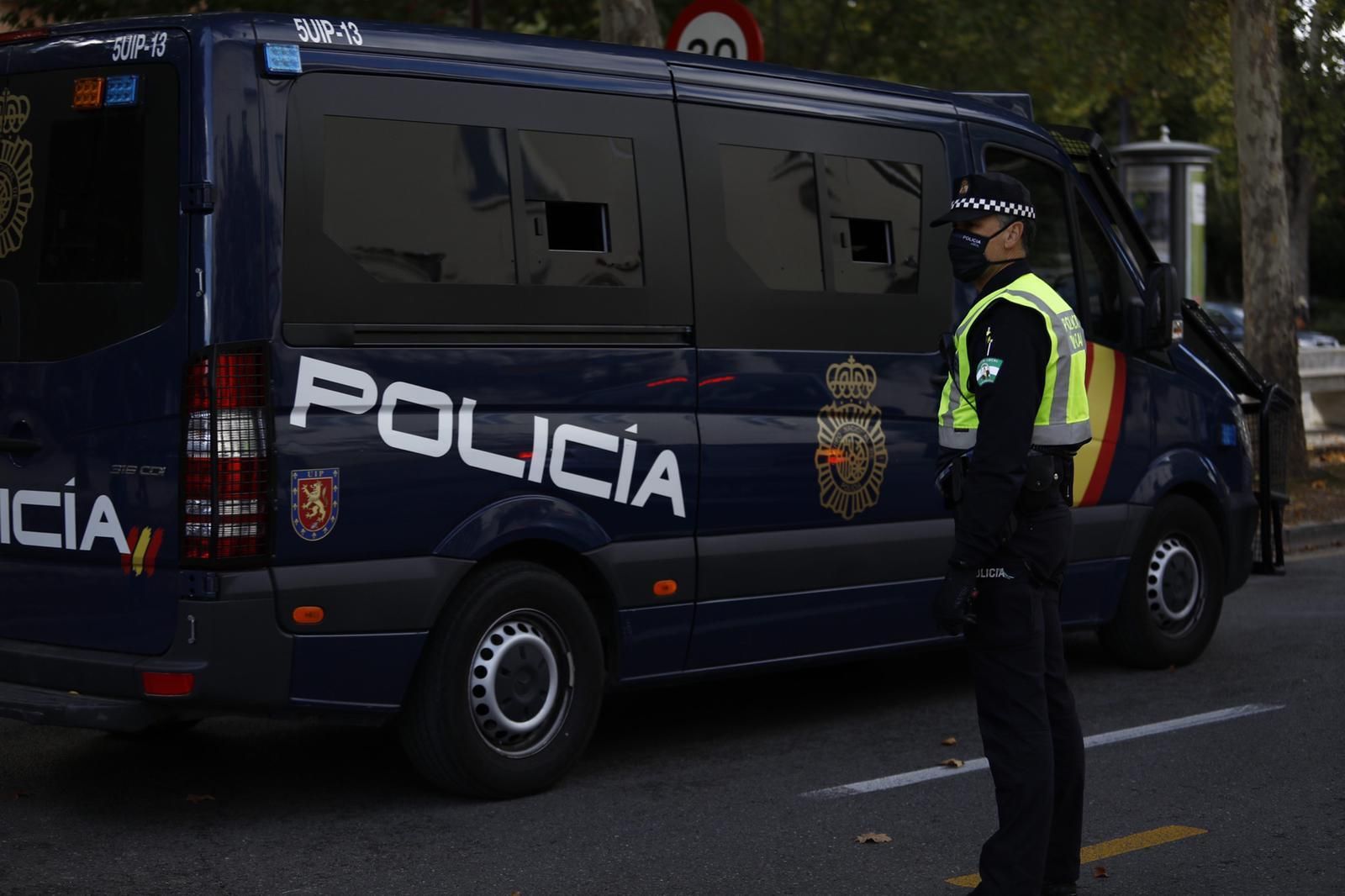 Las siete diferencias de una Granada confinada: fotos del primer día de cierre perimetral