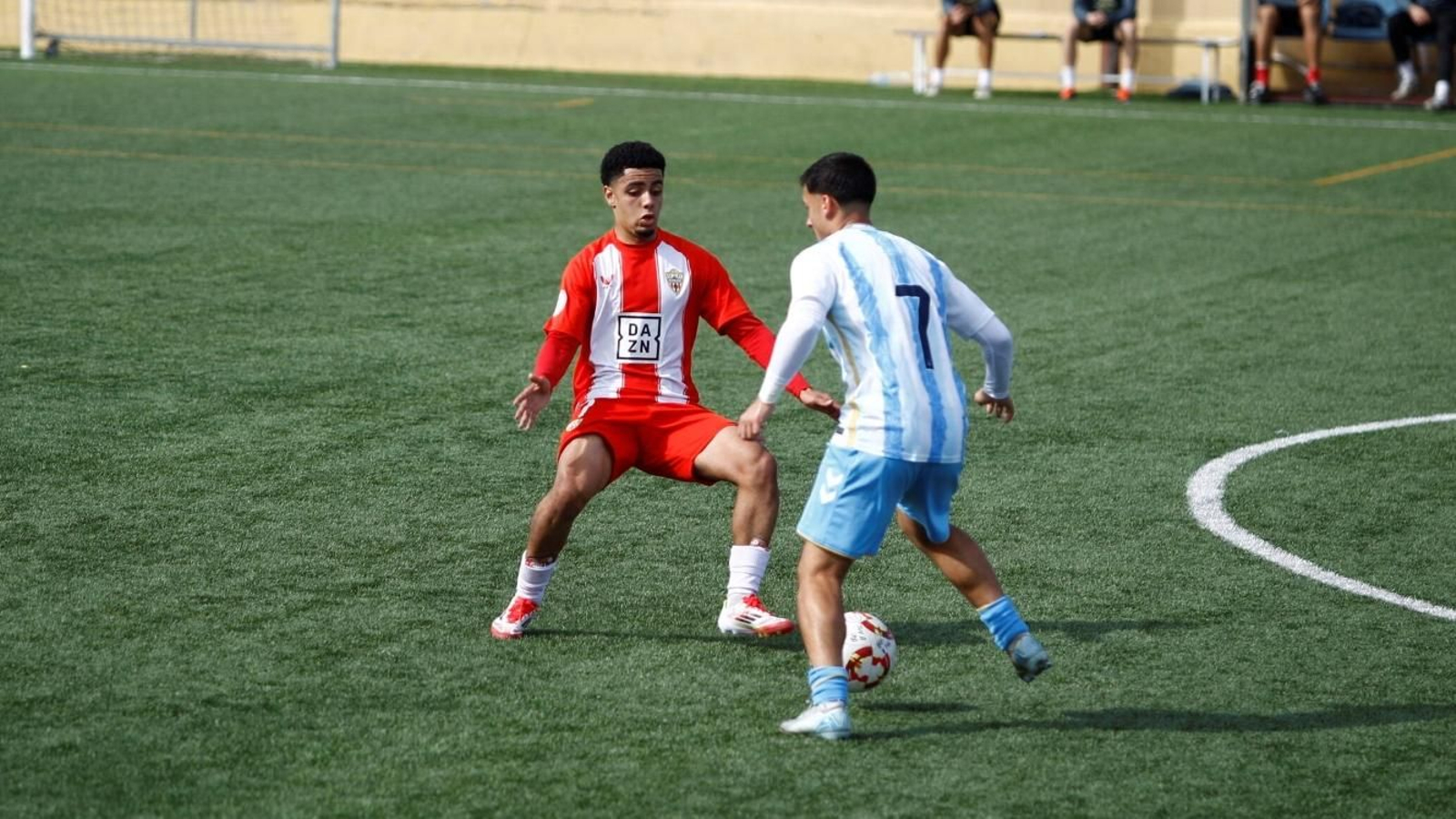 Safi, uno de los nombres propios del juvenil, en el duelo ante el Málaga.