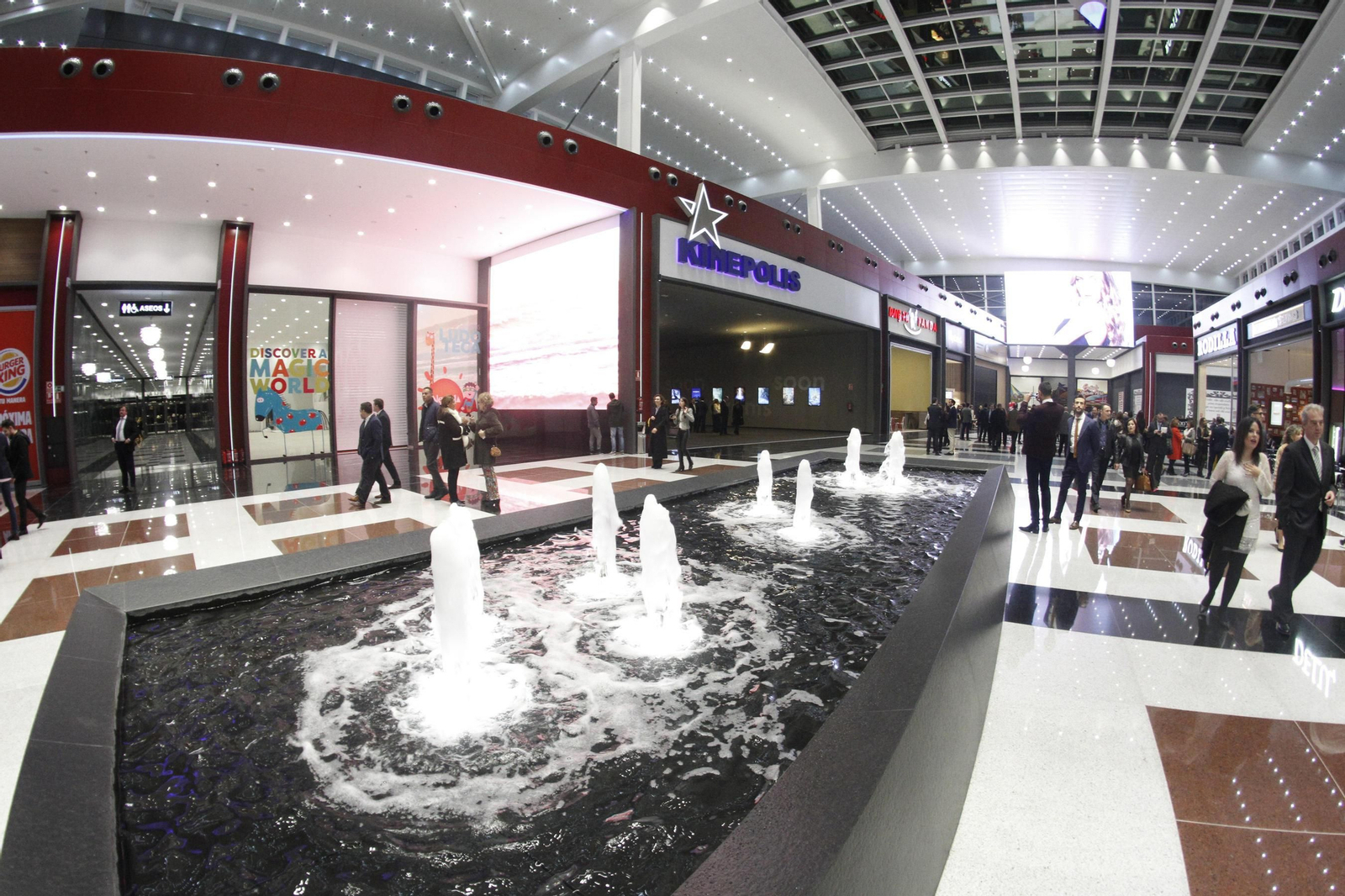 Fiesta en Granada por la apertura del Nevada