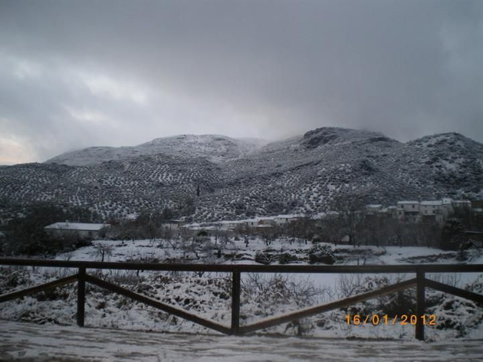 Panorámica de invierno en Valdepeñas de Jaén. Panorámica de invierno en Valdepeñas de Jaén.