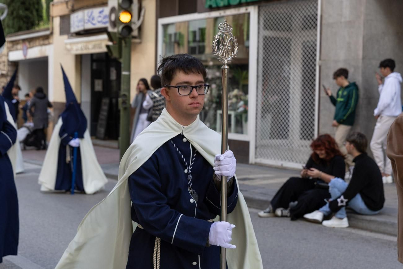 La temida lluvia impide el desarrollo normal de este Martes Santo